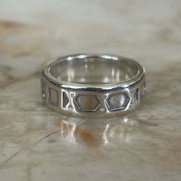 Tiffany & Co. 925 Sterling Silver Atlas Roman Numeral 6mm Band Ring Size 6.5 - Picture 1 of 11
